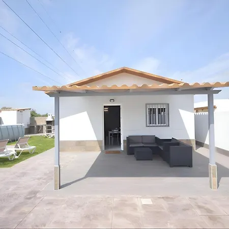 Chalet En Conil Con Barbacoa Y Piscina Portatil *