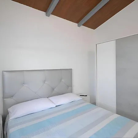 Chalet En Conil Con Barbacoa Y Piscina Portatil