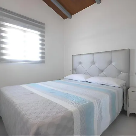 Chalet En Conil Con Barbacoa Y Piscina Portatil Holiday home