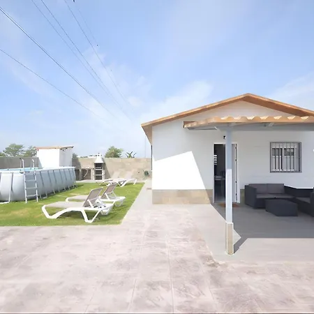 Chalet En Conil Con Barbacoa Y Piscina Portatil *